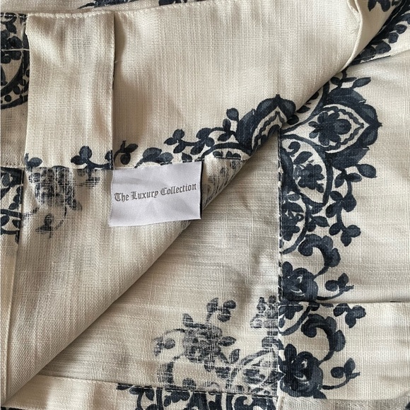 The Luxury Collection indigo and white chinoiserie medallions curtain panels - Picture 6 of 9